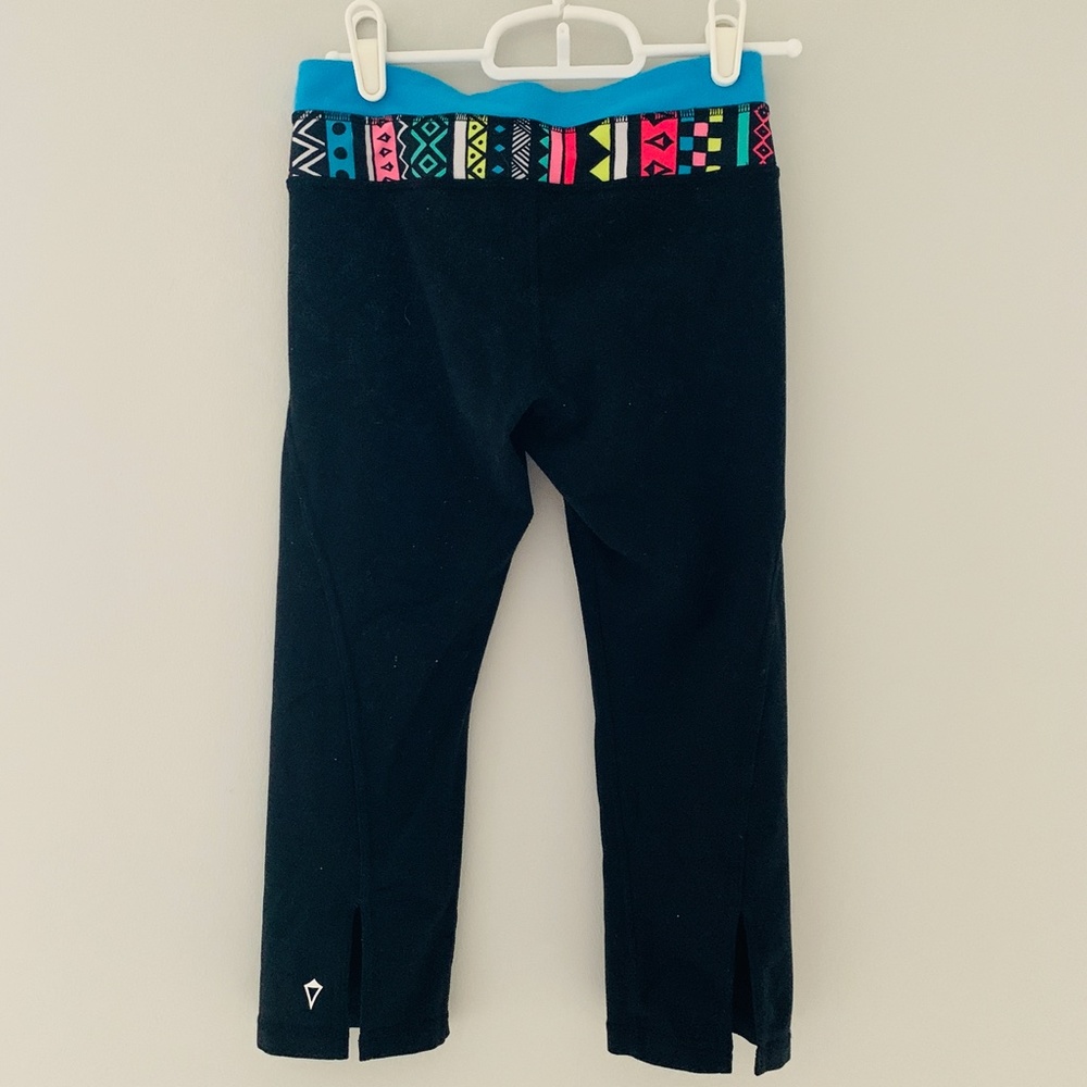 Ivivva reversible split capris - Picture 4 of 6